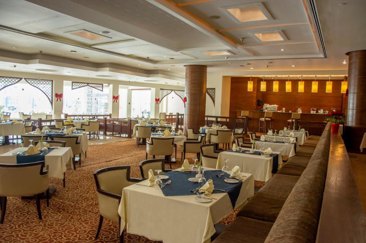 헬난 드림랜드 호텔 앤 컨퍼런스 센터 6th of October City 외부 사진 The restaurant