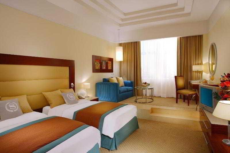 헬난 드림랜드 호텔 앤 컨퍼런스 센터 6th of October City 외부 사진 A room at the hotel