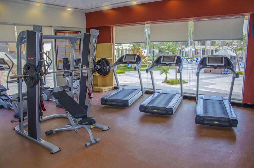 헬난 드림랜드 호텔 앤 컨퍼런스 센터 6th of October City 외부 사진 A gym at a hotel