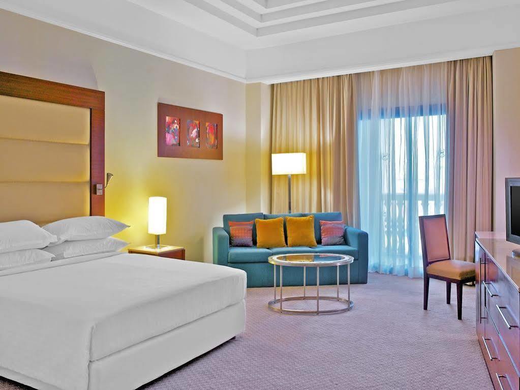 헬난 드림랜드 호텔 앤 컨퍼런스 센터 6th of October City 외부 사진 Deluxe room